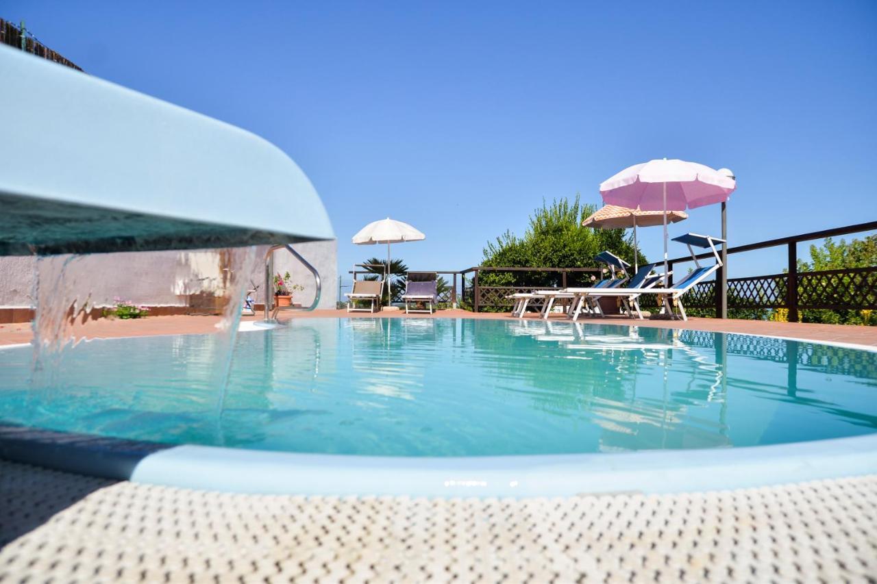 Erade Bed & Breakfast 2*