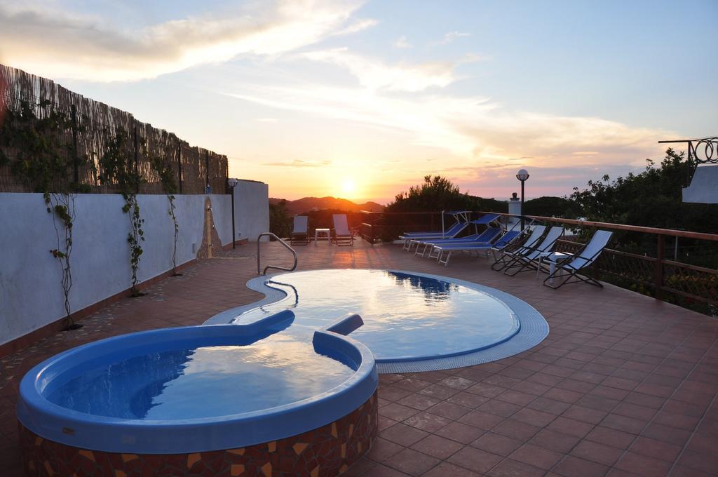 Erade Bed & Breakfast 2*